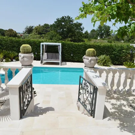 Σπίτι διακοπών Luxurious With Pool Near Locorotondo